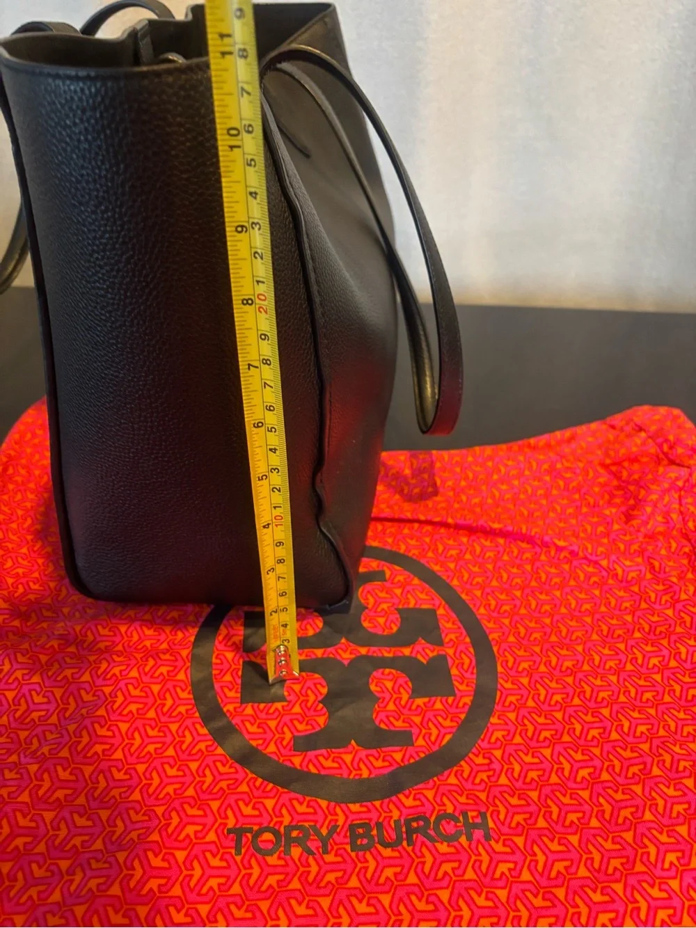 Authentic Tory Burch Carson Black Pebble Leather Gold Logo Large Shoulder Tote